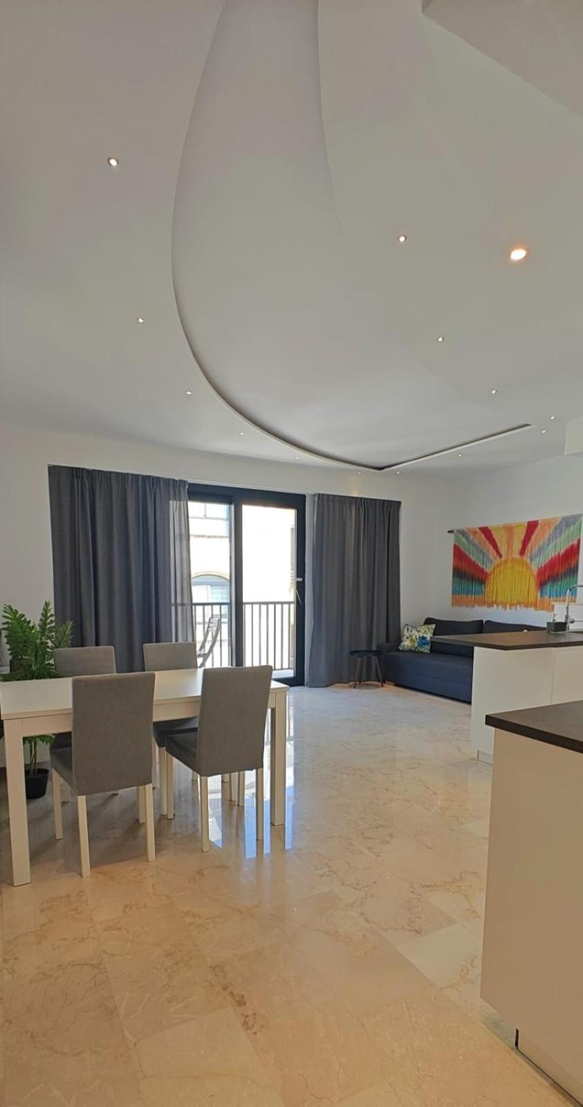 Luxury Garden View At Spinola Bay St Julians Appartement San Ġiljan Buitenkant foto